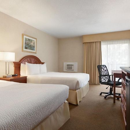 Days Inn By Wyndham Londres Exterior foto