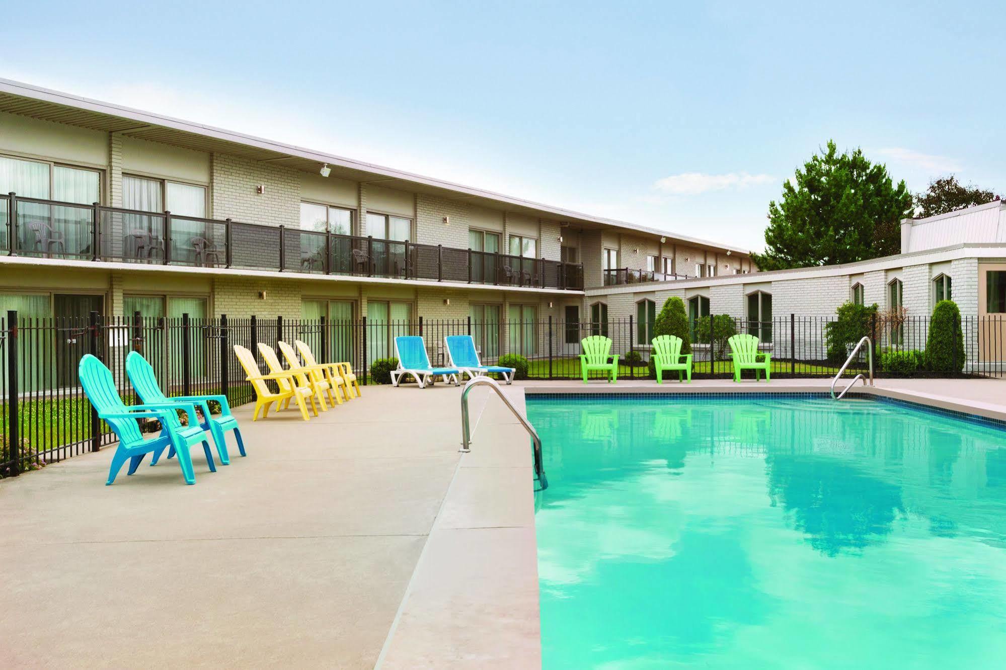 Days Inn By Wyndham Londres Exterior foto